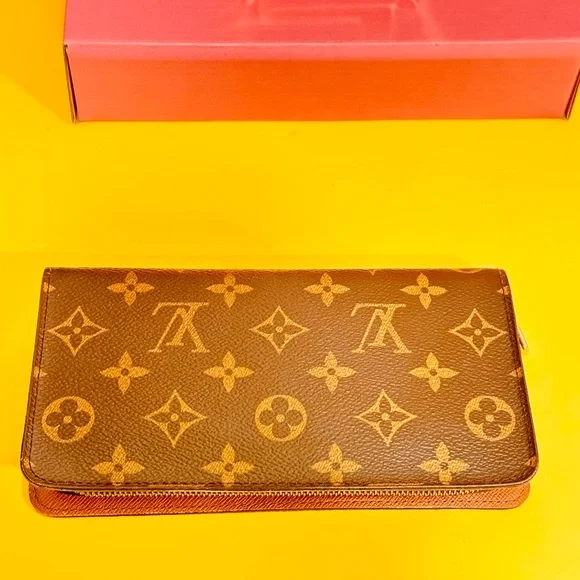 Louis Vuitton Monogram Zipper round Mid size wallet - Picture 11 of 15